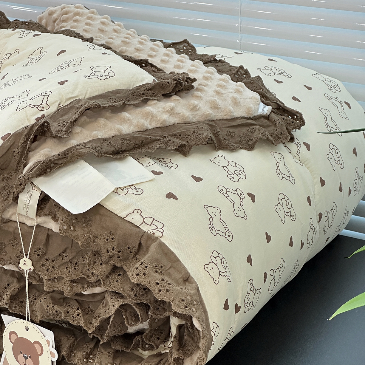 91家纺网 家纺一手货源 找家纺 佰织鑫家居 2025秋冬加厚纯棉全棉法式豆豆被被子被芯 贝贝熊