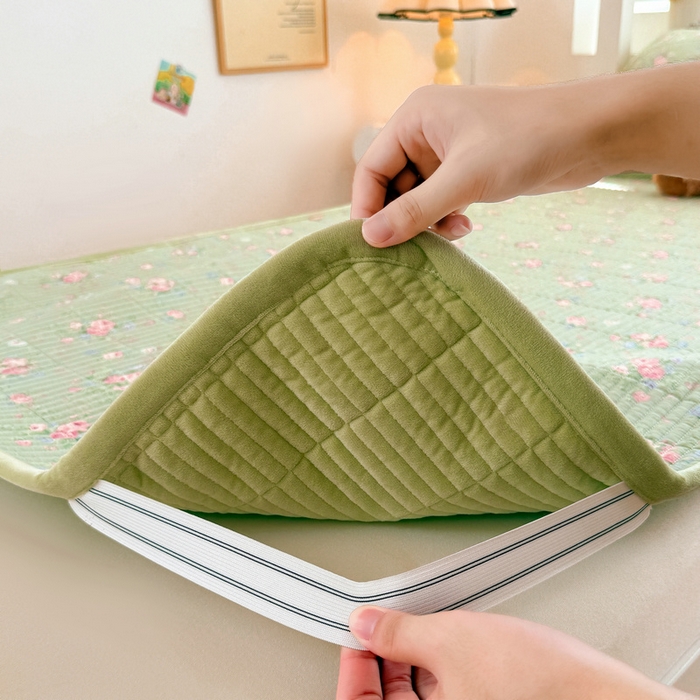 91家纺网 家纺一手货源 找家纺 梵朴 2025新款A类棉加绒一面纯棉一面宝宝婴儿牛奶绒双面可用床盖学生宿舍床垫炕盖-学生床图 沫熙花-绿