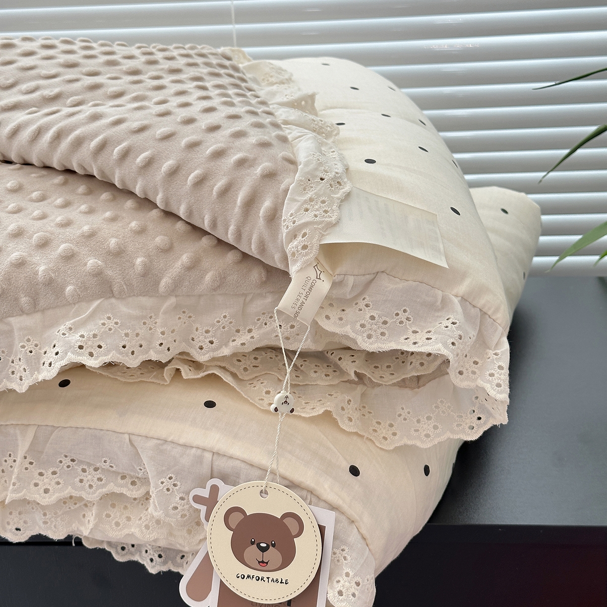 91家纺网 家纺一手货源 找家纺 佰织鑫家居 2025秋冬加厚纯棉全棉法式豆豆被被子被芯 波点