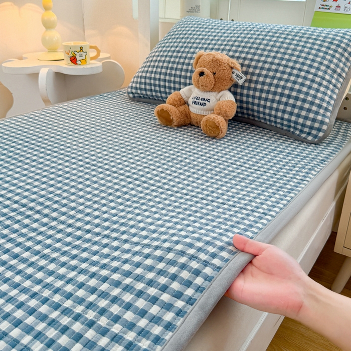 91家纺网 家纺一手货源 找家纺 梵朴 2025新款A类棉加绒一面纯棉一面宝宝婴儿牛奶绒双面可用床盖学生宿舍床垫炕盖-学生床图 暖绒蓝小格