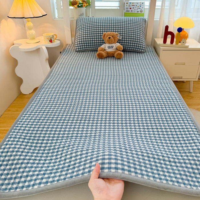 91家纺网 家纺一手货源 找家纺 梵朴 2025新款A类棉加绒一面纯棉一面宝宝婴儿牛奶绒双面可用床盖学生宿舍床垫炕盖-学生床图 暖绒蓝小格