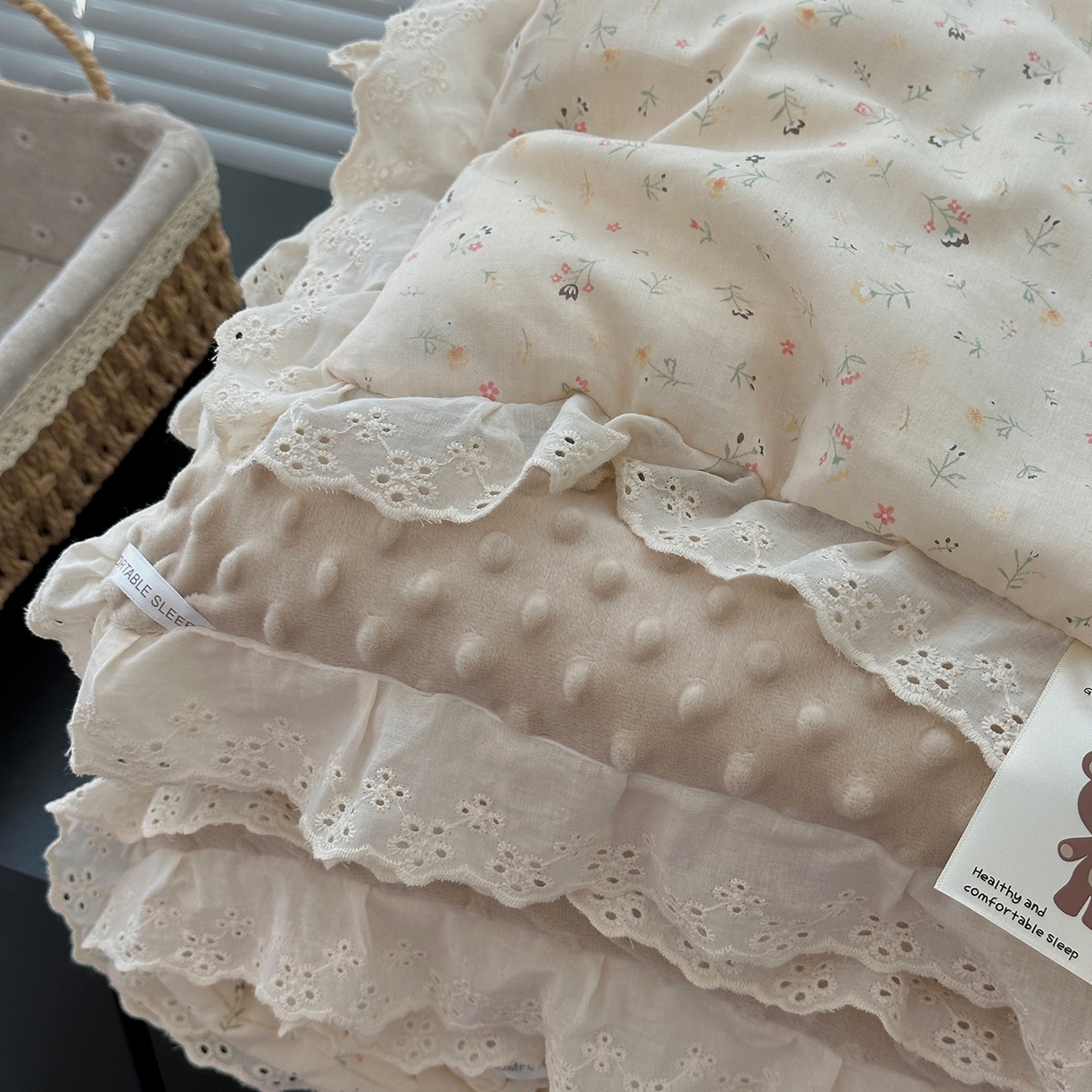 91家纺网 家纺一手货源 找家纺 佰织鑫家居 2025秋冬加厚纯棉全棉法式豆豆被被子被芯 花朵儿