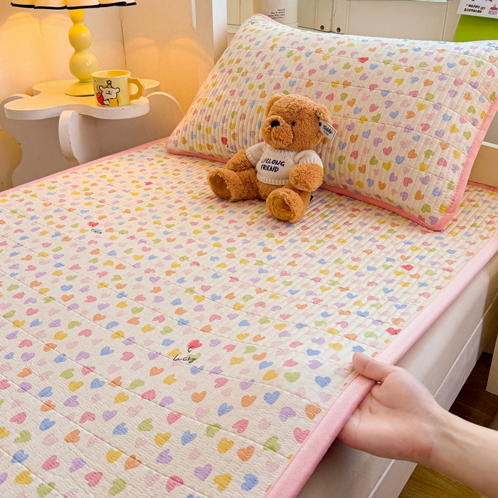 91家纺网 家纺一手货源 找家纺 梵朴 2025新款A类棉加绒一面纯棉一面宝宝婴儿牛奶绒双面可用床盖学生宿舍床垫炕盖-学生床图 五彩小爱心