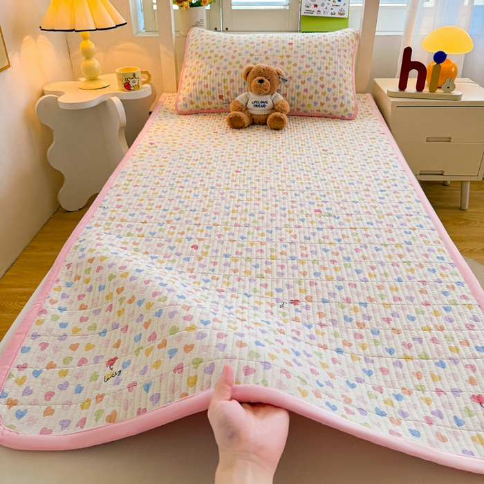 91家纺网 家纺一手货源 找家纺 梵朴 2025新款A类棉加绒一面纯棉一面宝宝婴儿牛奶绒双面可用床盖学生宿舍床垫炕盖-学生床图 五彩小爱心