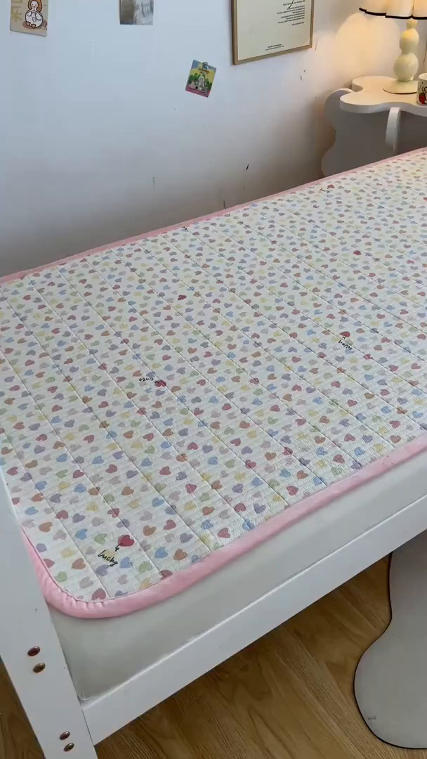 91家纺网 家纺一手货源 找家纺 梵朴 2025新款A类棉加绒一面纯棉一面宝宝婴儿牛奶绒双面可用床盖学生宿舍床垫炕盖-学生床图 五彩小爱心