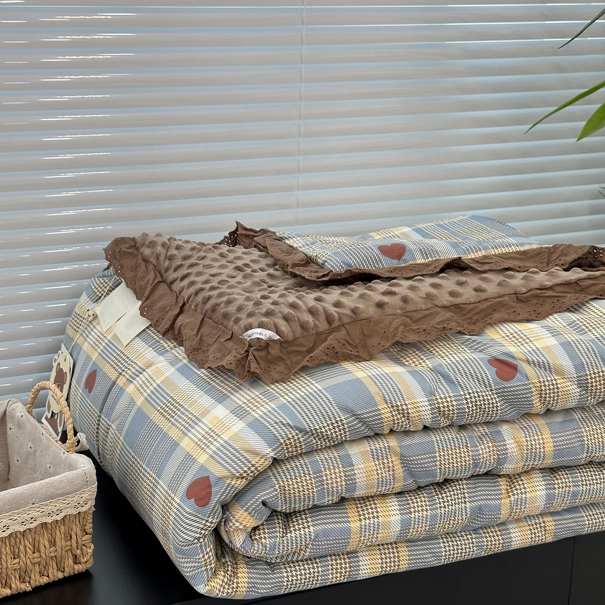 91家纺网 家纺一手货源 找家纺 佰织鑫家居 2025秋冬加厚纯棉全棉法式豆豆被被子被芯 莱恩