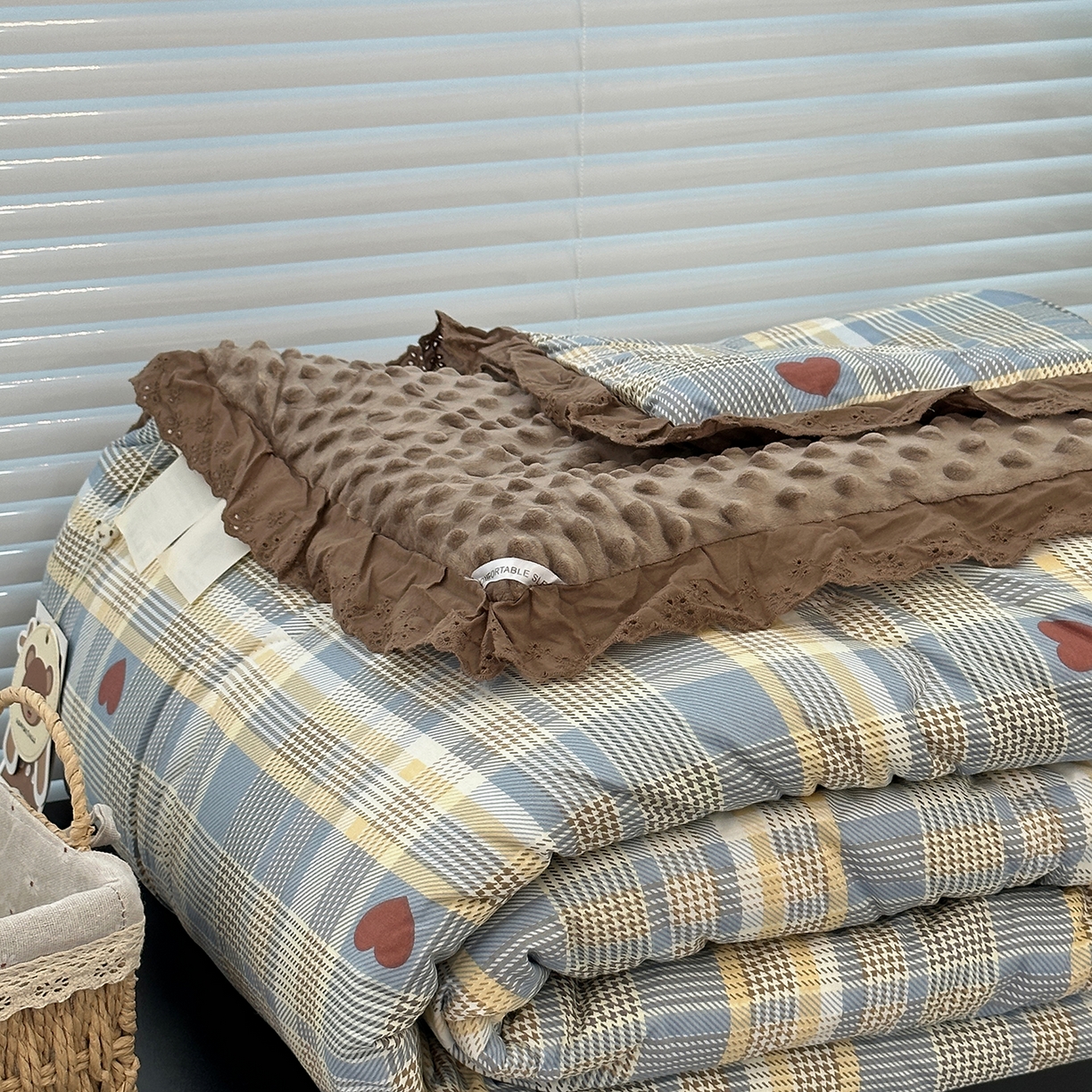 91家纺网 家纺一手货源 找家纺 佰织鑫家居 2025秋冬加厚纯棉全棉法式豆豆被被子被芯 莱恩