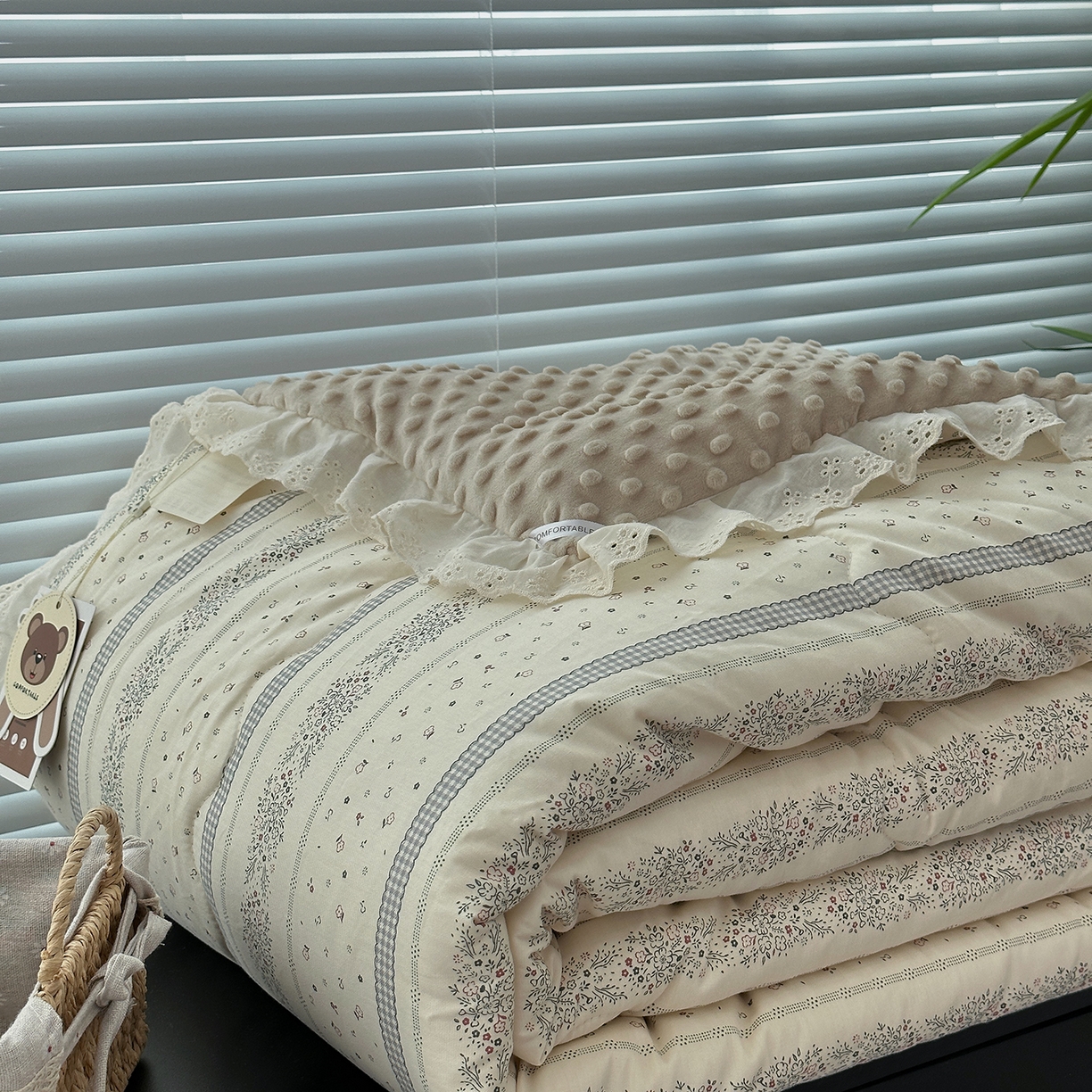 91家纺网 家纺一手货源 找家纺 佰织鑫家居 2025秋冬加厚纯棉全棉法式豆豆被被子被芯 蓝山