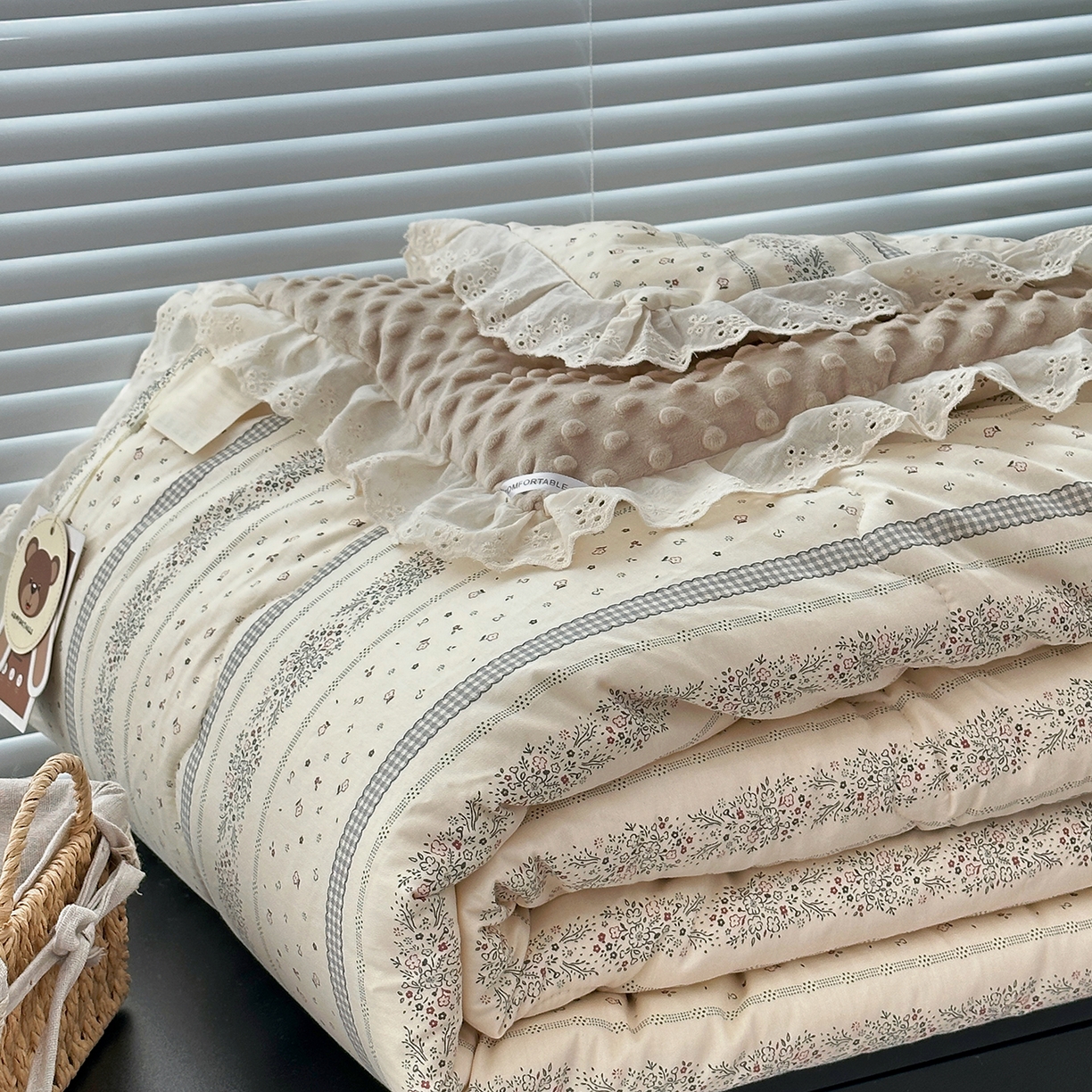 91家纺网 家纺一手货源 找家纺 佰织鑫家居 2025秋冬加厚纯棉全棉法式豆豆被被子被芯 蓝山