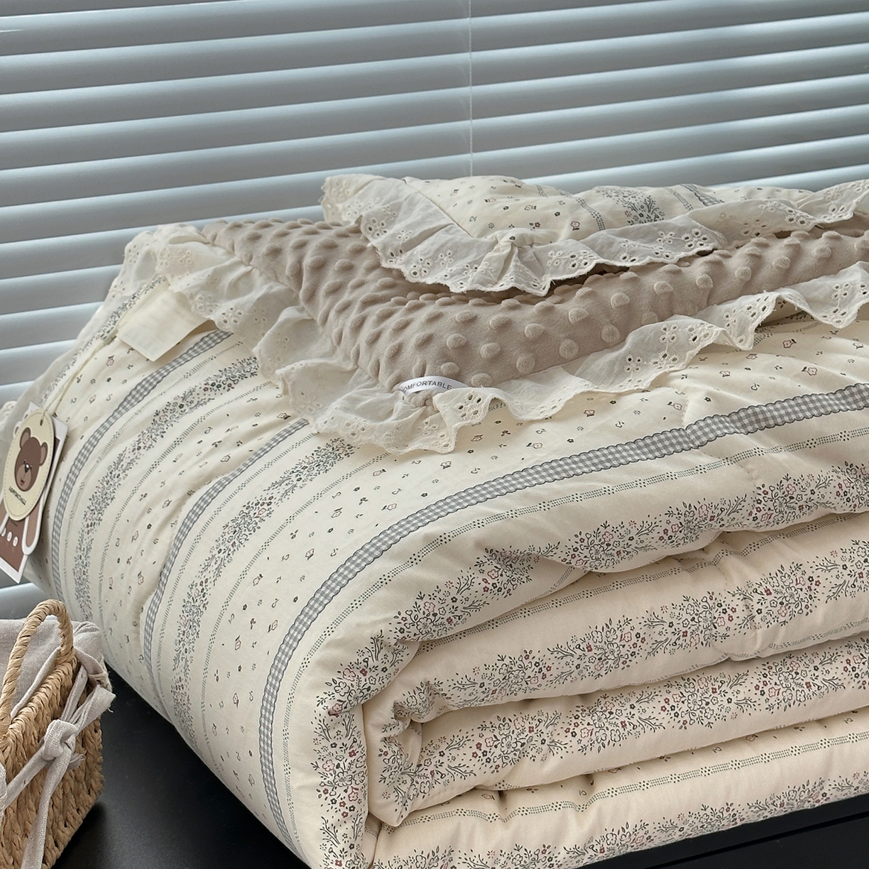 91家纺网 家纺一手货源 找家纺 佰织鑫家居 2025秋冬加厚纯棉全棉法式豆豆被被子被芯 蓝山