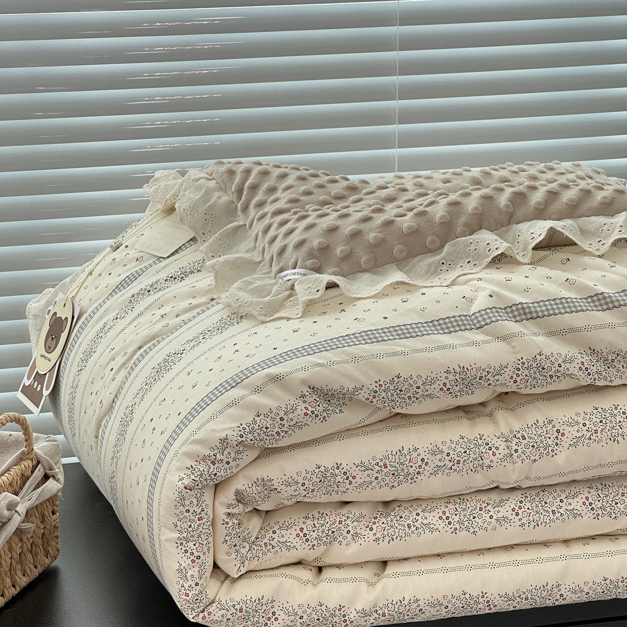 91家纺网 家纺一手货源 找家纺 佰织鑫家居 2025秋冬加厚纯棉全棉法式豆豆被被子被芯 蓝山