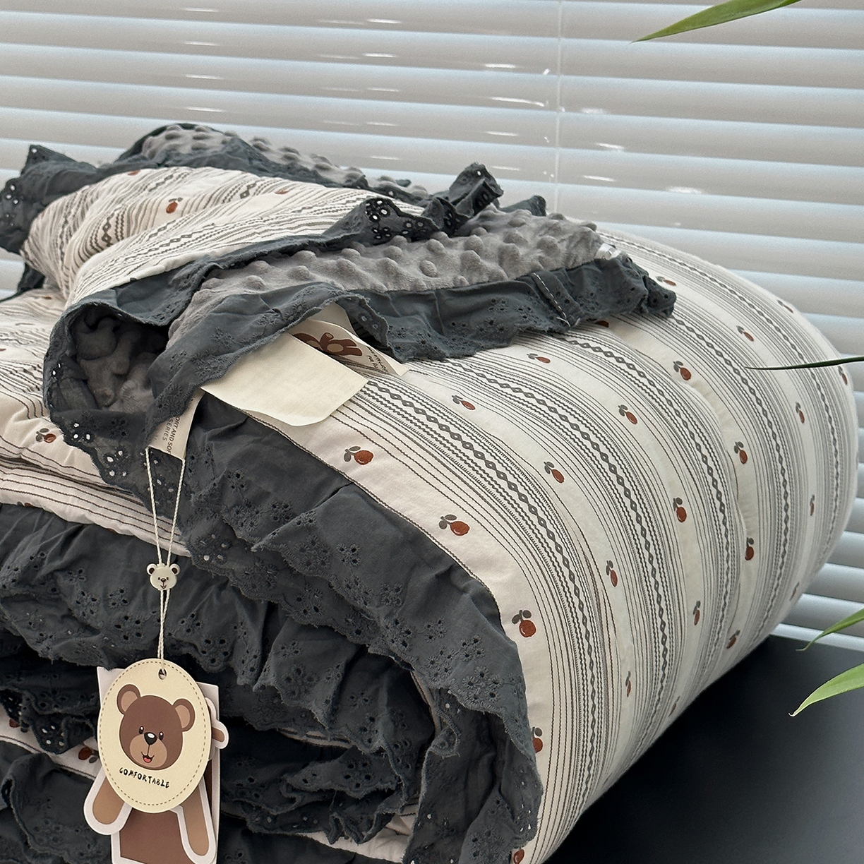 91家纺网 家纺一手货源 找家纺 佰织鑫家居 2025秋冬加厚纯棉全棉法式豆豆被被子被芯 伦敦雾灰