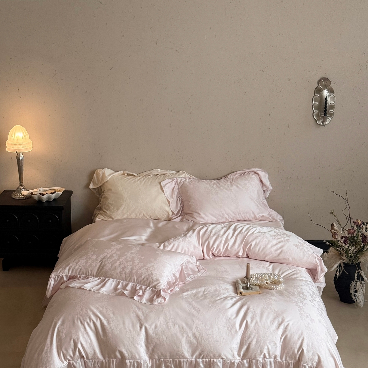 91家纺网 家纺一手货源 找家纺 （总）MIU缪家居 2025新款100支全棉厚织提花四件套-花瓣雨（控价388）