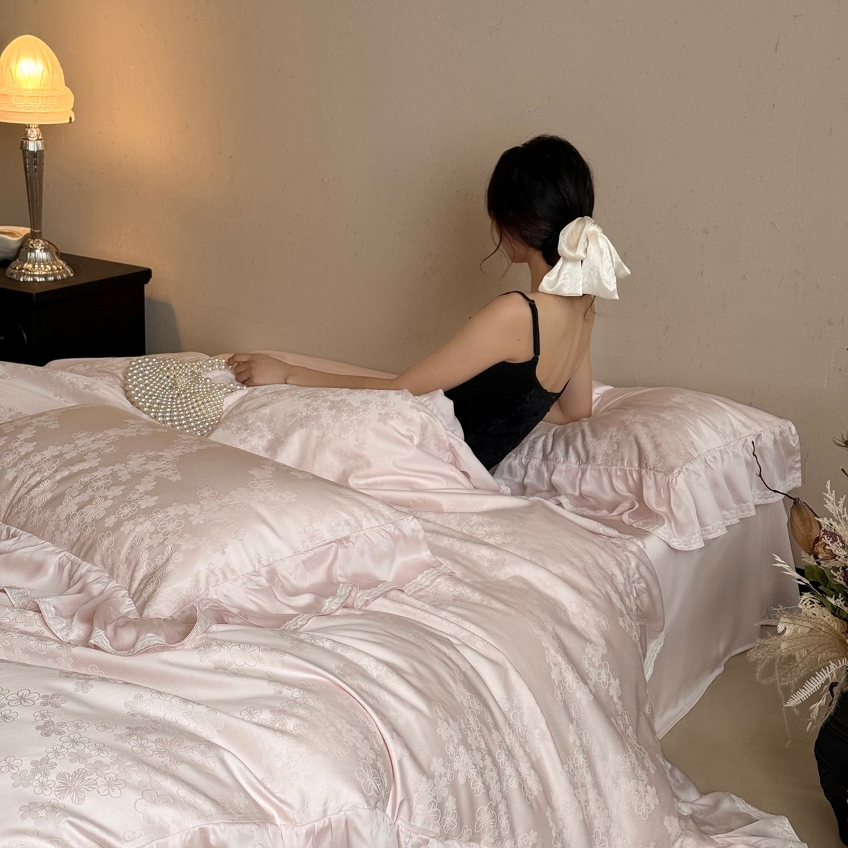 91家纺网 家纺一手货源 找家纺 （总）MIU缪家居 2025新款100支全棉厚织提花四件套-花瓣雨（控价388）