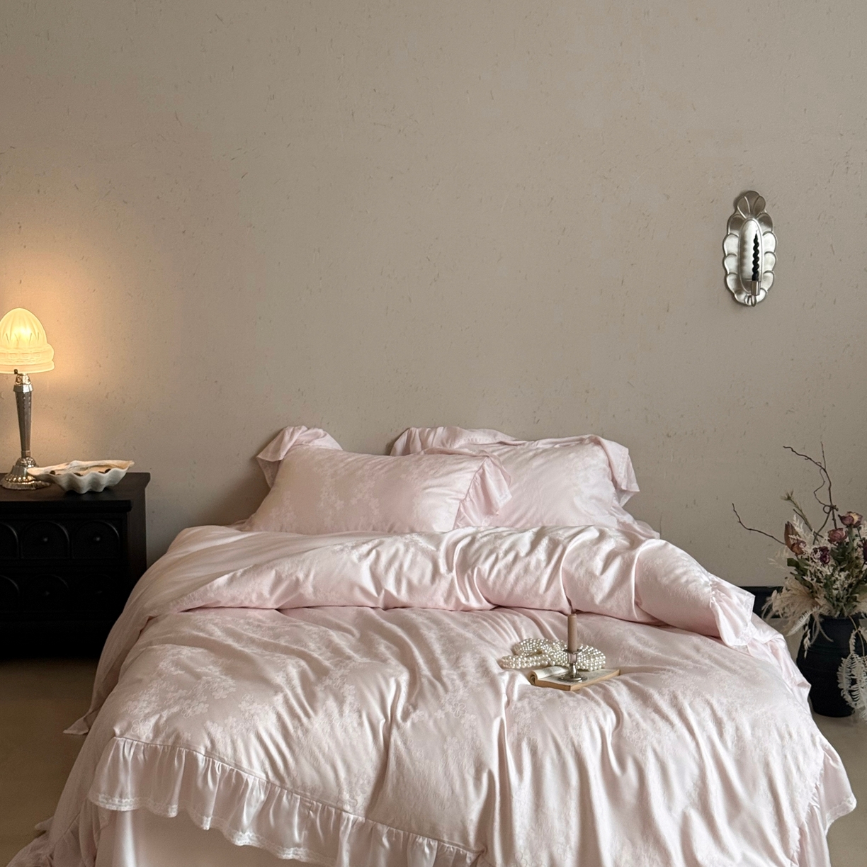 91家纺网 家纺一手货源 找家纺 （总）MIU缪家居 2025新款100支全棉厚织提花四件套-花瓣雨（控价388）