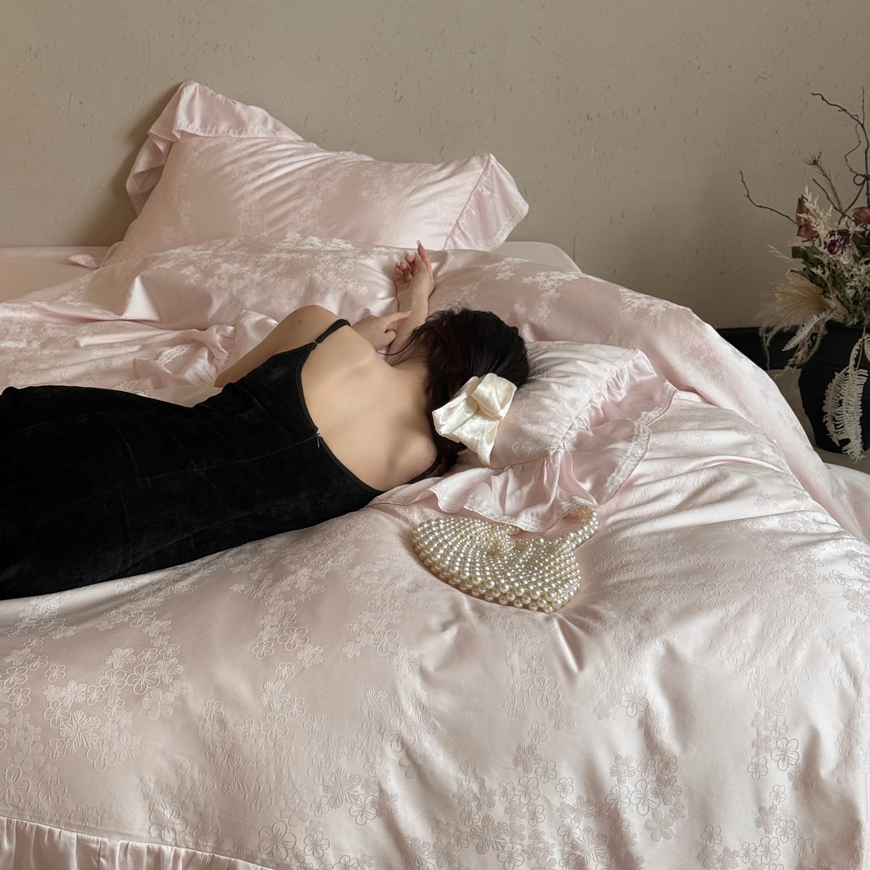 91家纺网 家纺一手货源 找家纺 （总）MIU缪家居 2025新款100支全棉厚织提花四件套-花瓣雨（控价388）