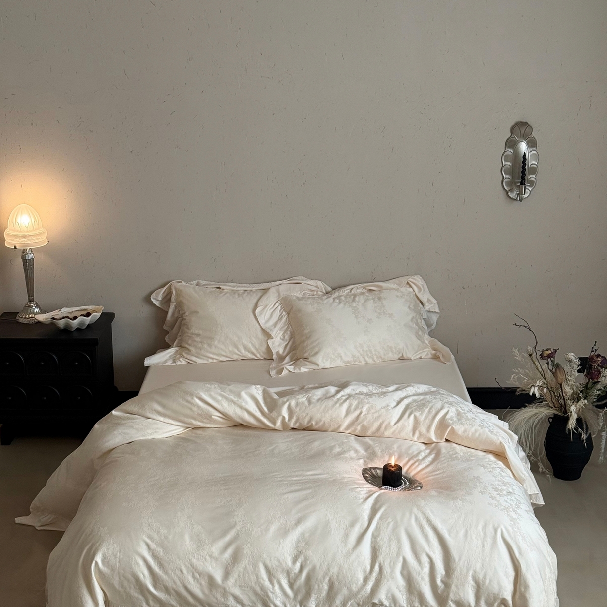 91家纺网 家纺一手货源 找家纺 MIU缪家居 2025新款100支全棉厚织提花四件套-花瓣雨（控价388） 乳白