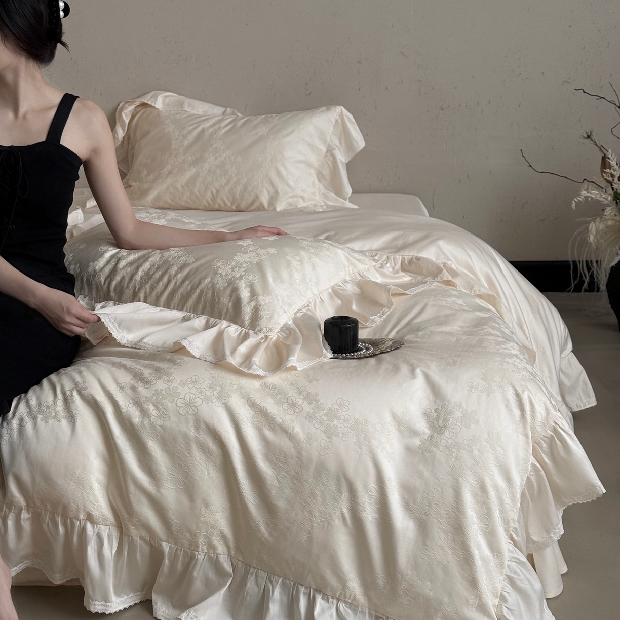 MIU缪家居 2025新款100支全棉厚织提花四件套-花瓣雨（控价388） 乳白