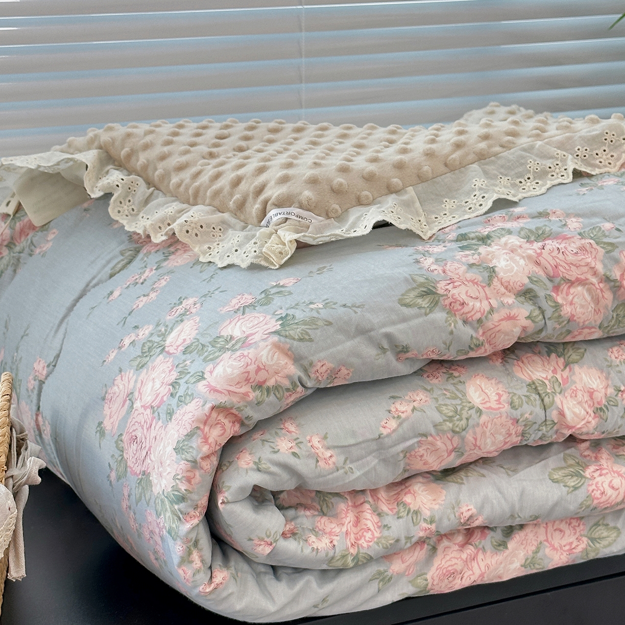 91家纺网 家纺一手货源 找家纺 佰织鑫家居 2025秋冬加厚纯棉全棉法式豆豆被被子被芯 苏里南