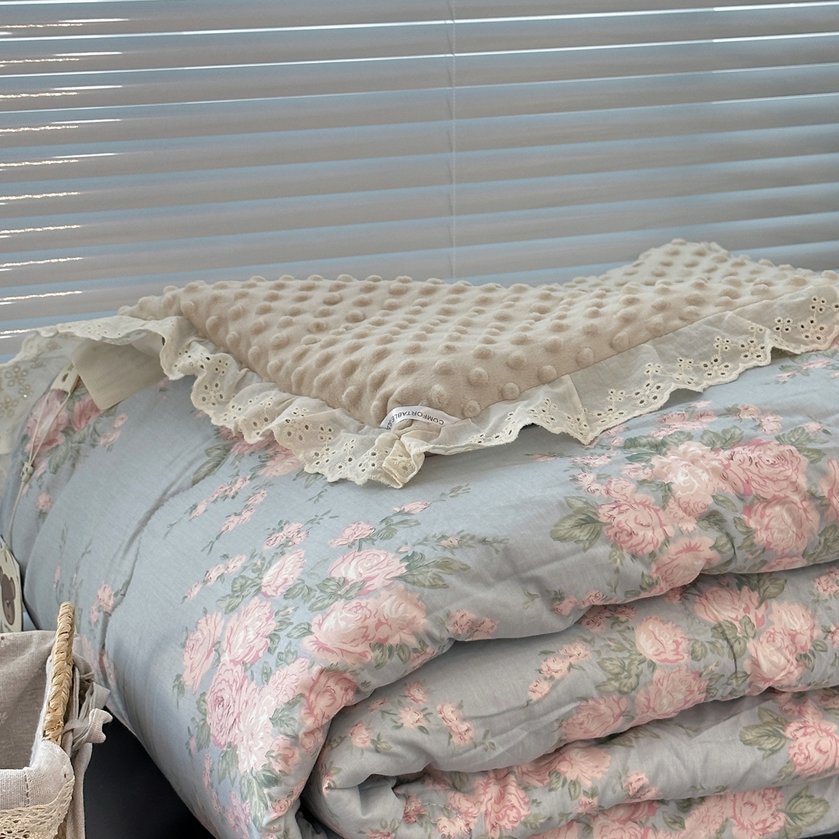 91家纺网 家纺一手货源 找家纺 佰织鑫家居 2025秋冬加厚纯棉全棉法式豆豆被被子被芯 苏里南