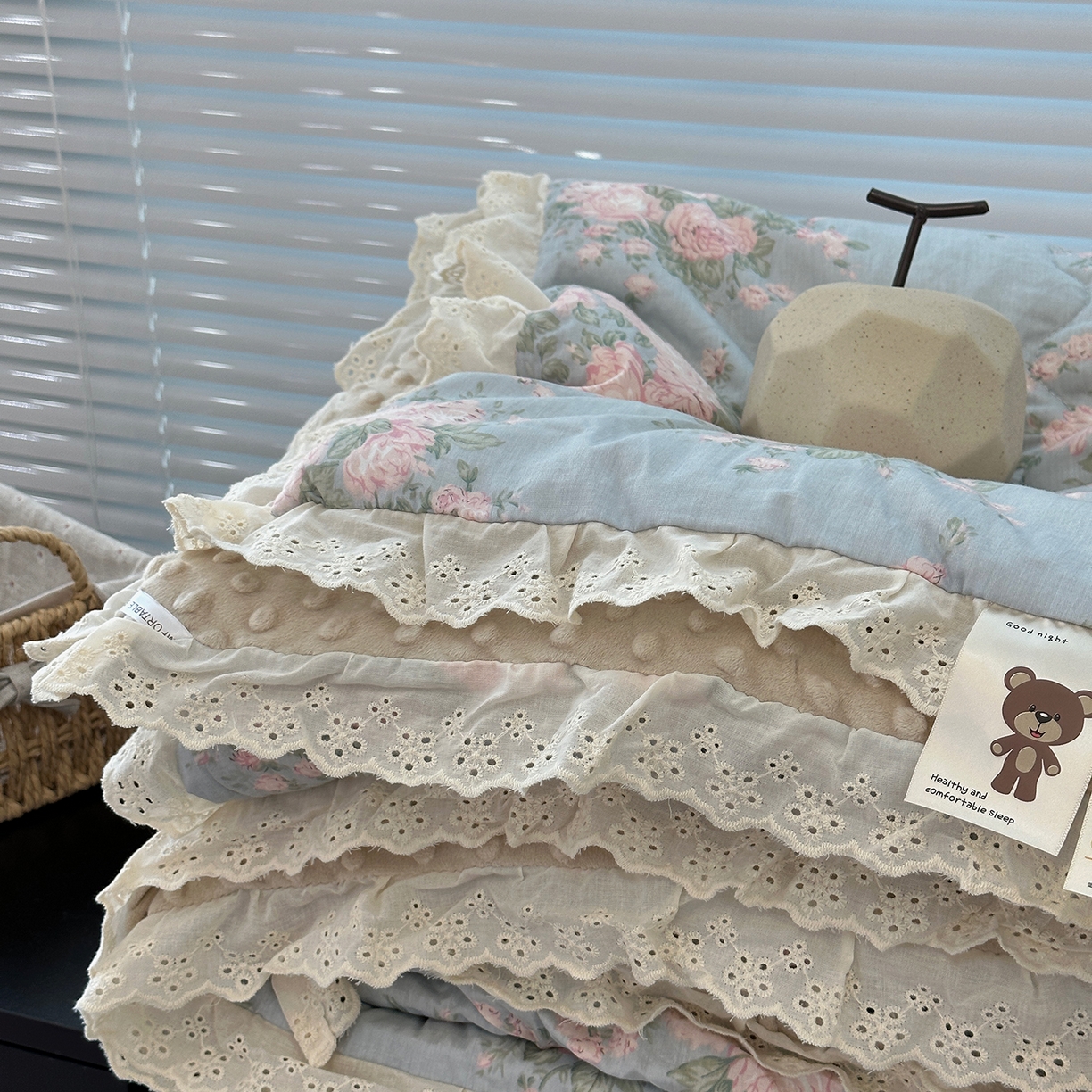 91家纺网 家纺一手货源 找家纺 佰织鑫家居 2025秋冬加厚纯棉全棉法式豆豆被被子被芯 苏里南