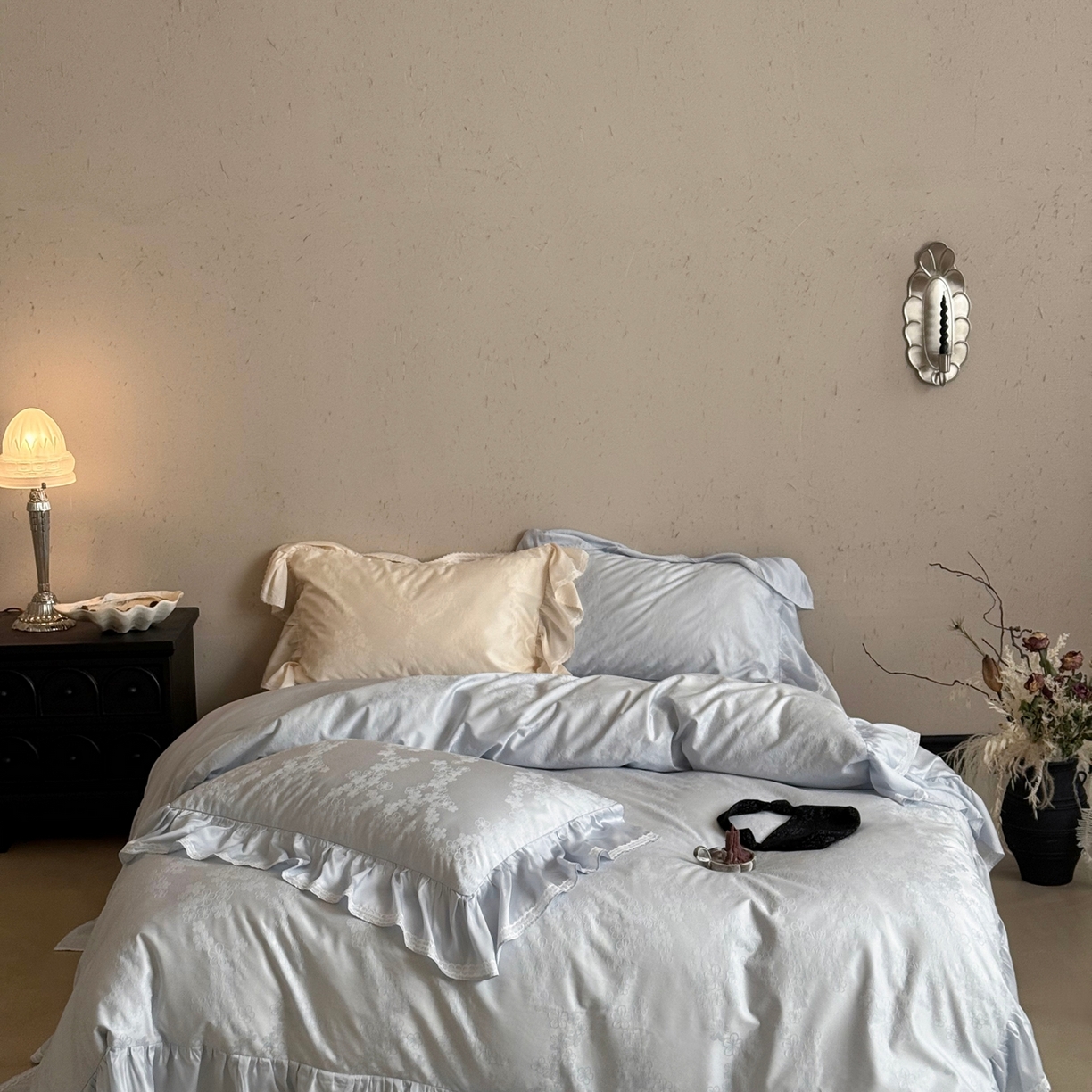 91家纺网 家纺一手货源 找家纺 MIU缪家居 2025新款100支全棉厚织提花四件套-花瓣雨（控价388） 天蓝