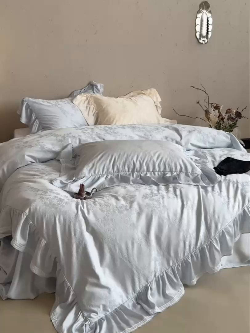 91家纺网 家纺一手货源 找家纺 MIU缪家居 2025新款100支全棉厚织提花四件套-花瓣雨（控价388） 天蓝