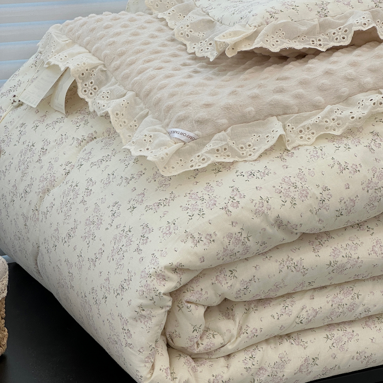 91家纺网 家纺一手货源 找家纺 佰织鑫家居 2025秋冬加厚纯棉全棉法式豆豆被被子被芯 桃花庵