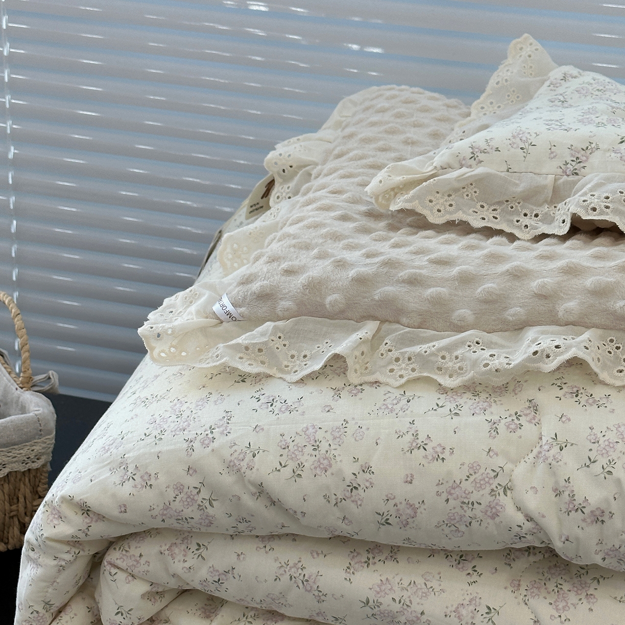 91家纺网 家纺一手货源 找家纺 佰织鑫家居 2025秋冬加厚纯棉全棉法式豆豆被被子被芯 桃花庵