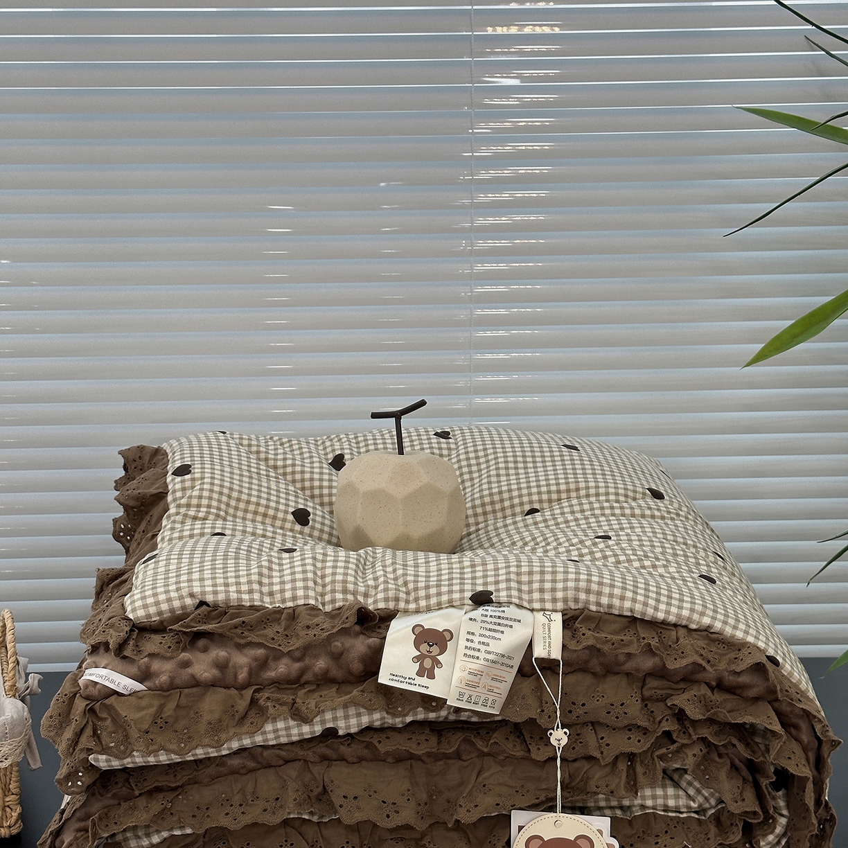 91家纺网 家纺一手货源 找家纺 佰织鑫家居 2025秋冬加厚纯棉全棉法式豆豆被被子被芯 甜心格