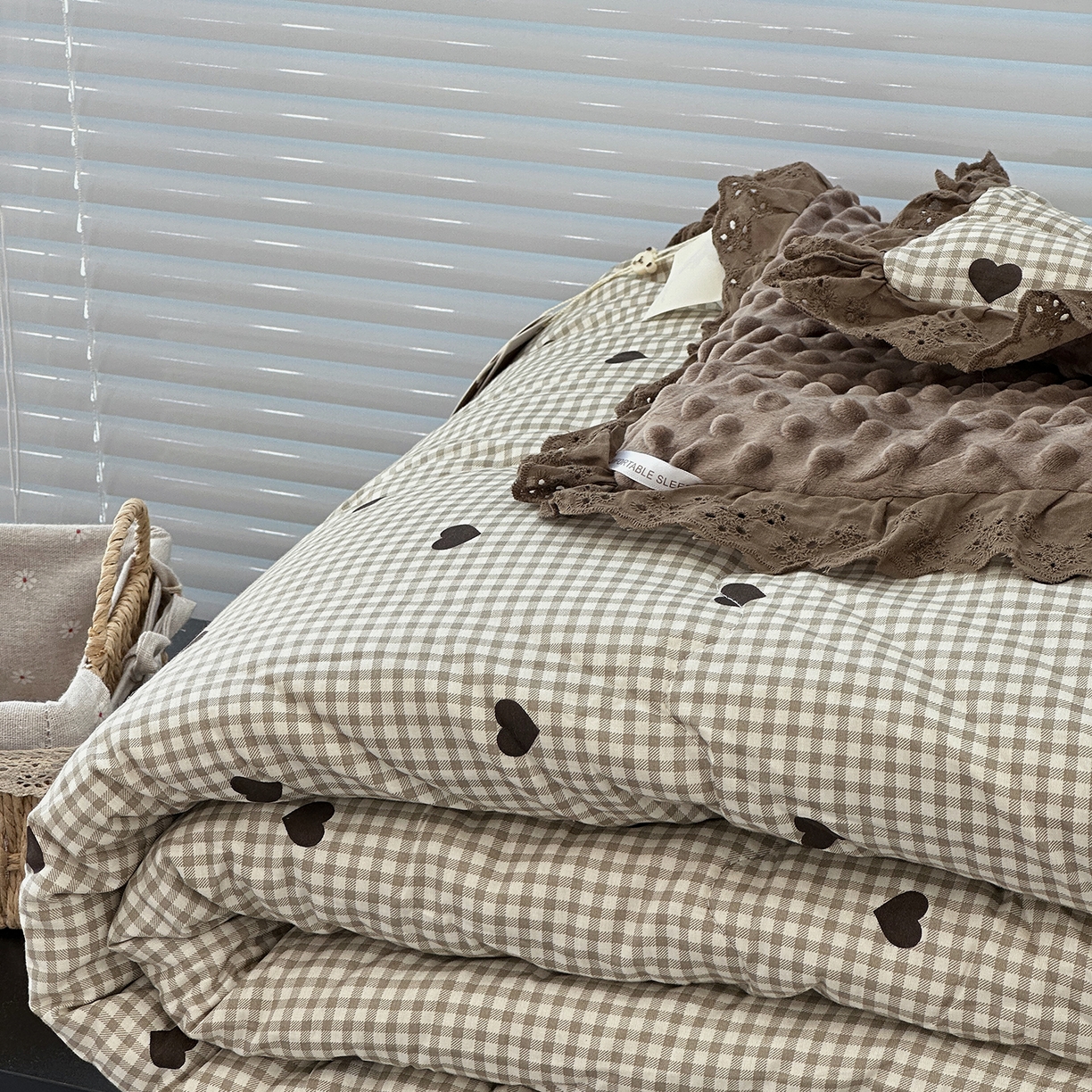 91家纺网 家纺一手货源 找家纺 佰织鑫家居 2025秋冬加厚纯棉全棉法式豆豆被被子被芯 甜心格