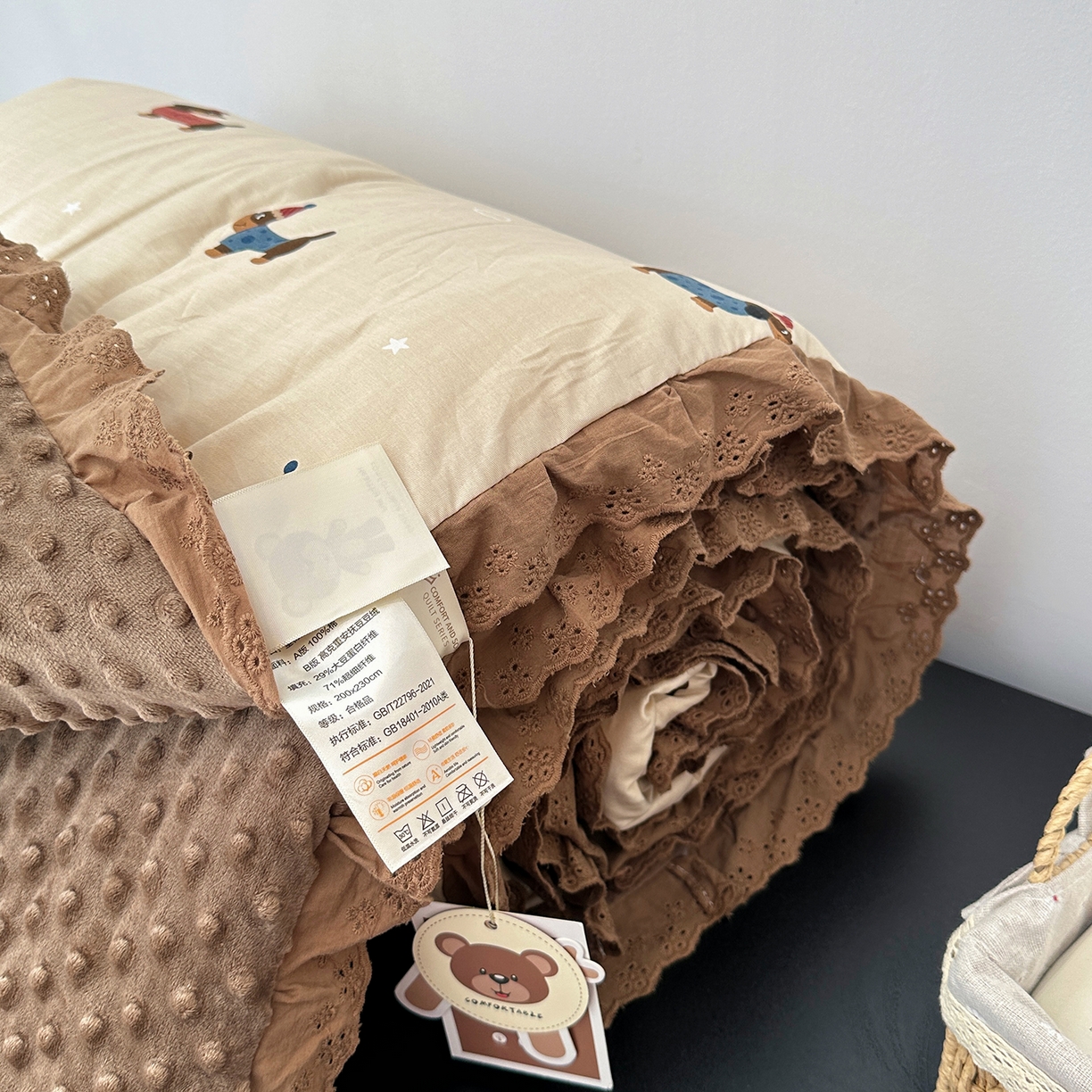 91家纺网 家纺一手货源 找家纺 佰织鑫家居 2025秋冬加厚纯棉全棉法式豆豆被被子被芯 小柴犬