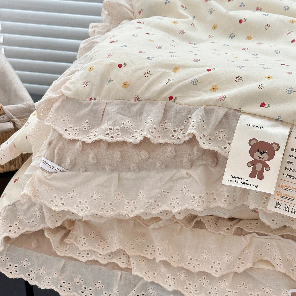 91家纺网 家纺一手货源 找家纺 佰织鑫家居 2025秋冬加厚纯棉全棉法式豆豆被被子被芯 小花