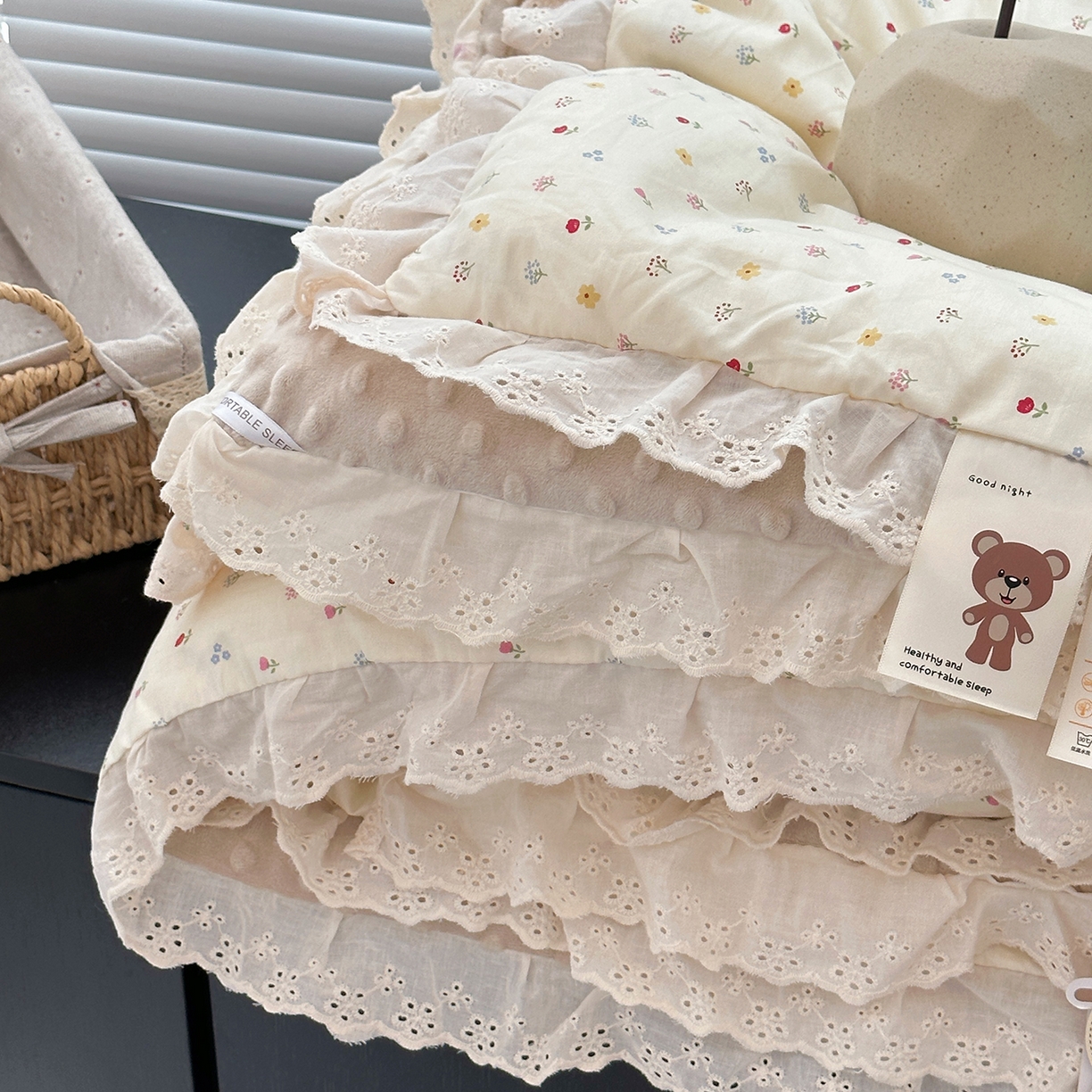 91家纺网 家纺一手货源 找家纺 佰织鑫家居 2025秋冬加厚纯棉全棉法式豆豆被被子被芯 小花