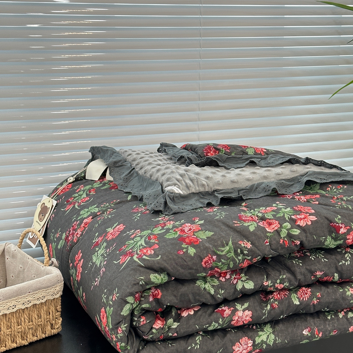 91家纺网 家纺一手货源 找家纺 佰织鑫家居 2025秋冬加厚纯棉全棉法式豆豆被被子被芯 小美