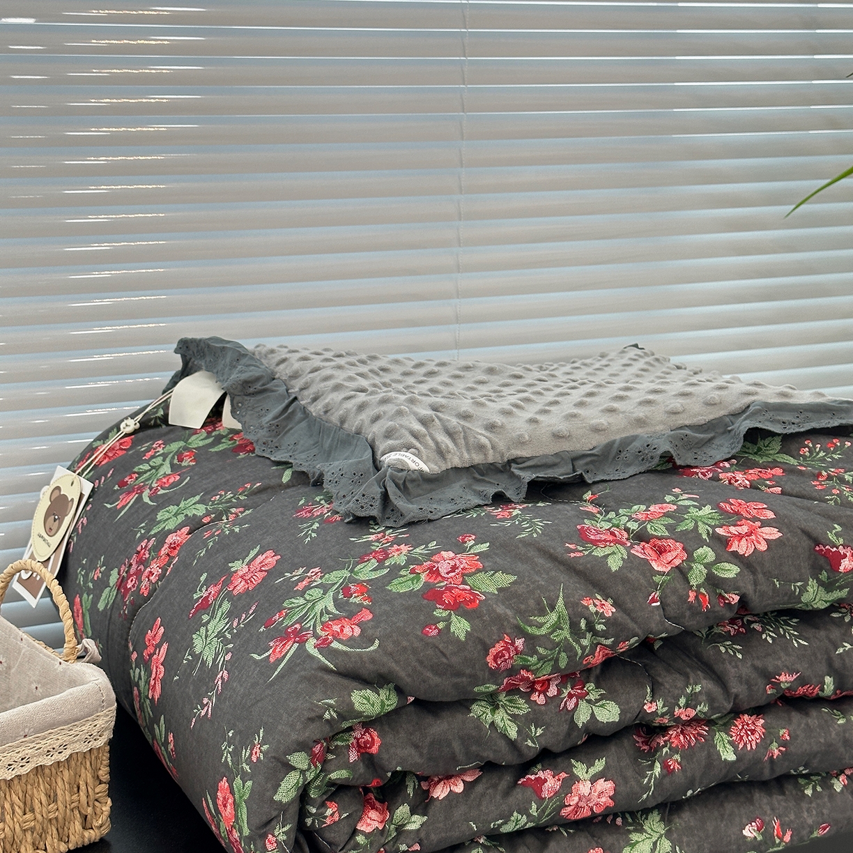 91家纺网 家纺一手货源 找家纺 佰织鑫家居 2025秋冬加厚纯棉全棉法式豆豆被被子被芯 小美