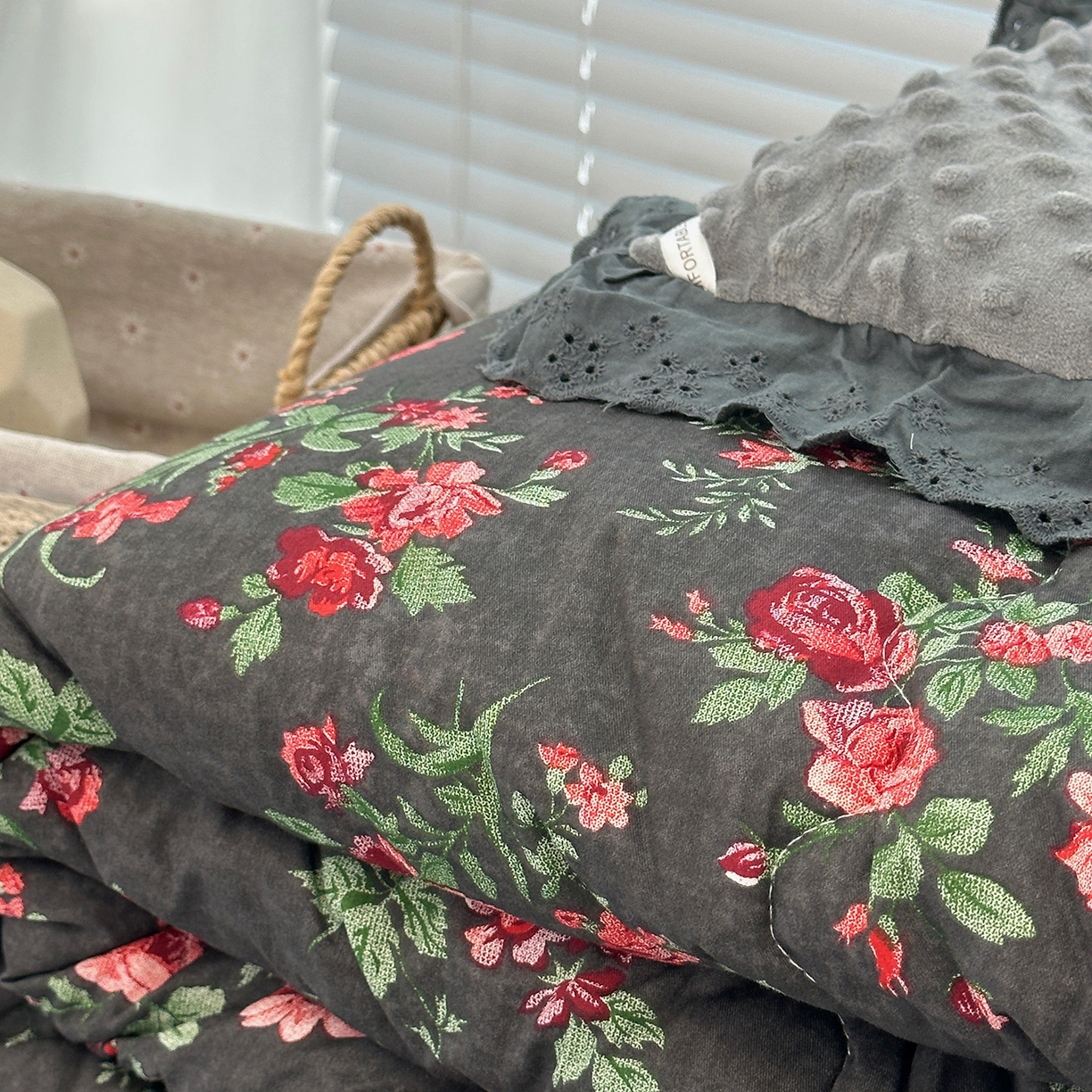 91家纺网 家纺一手货源 找家纺 佰织鑫家居 2025秋冬加厚纯棉全棉法式豆豆被被子被芯 小美