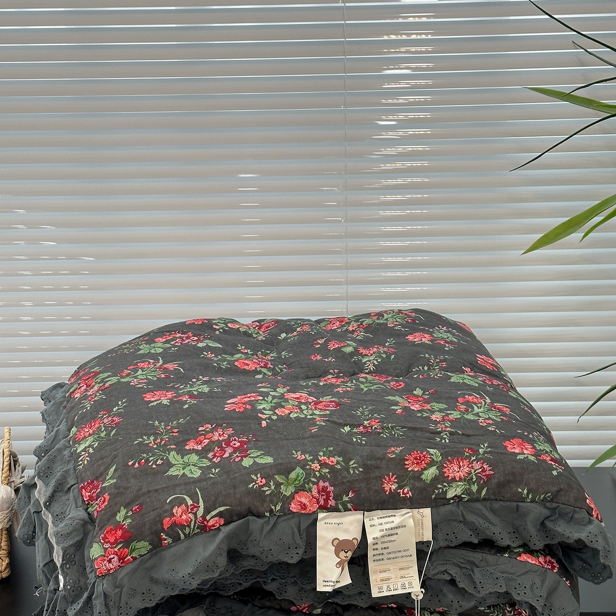 91家纺网 家纺一手货源 找家纺 佰织鑫家居 2025秋冬加厚纯棉全棉法式豆豆被被子被芯 小美