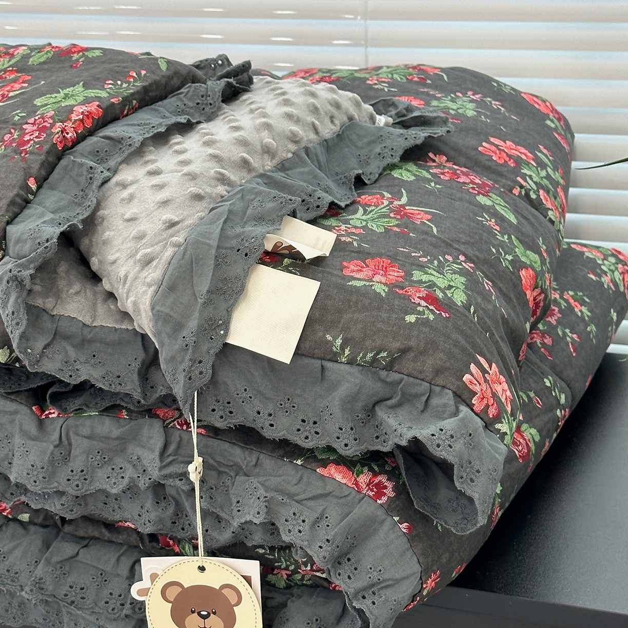 91家纺网 家纺一手货源 找家纺 佰织鑫家居 2025秋冬加厚纯棉全棉法式豆豆被被子被芯 小美