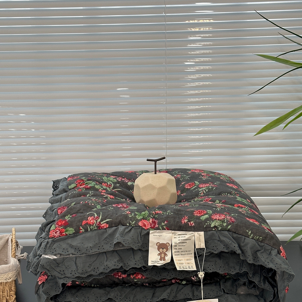 91家纺网 家纺一手货源 找家纺 佰织鑫家居 2025秋冬加厚纯棉全棉法式豆豆被被子被芯 小美