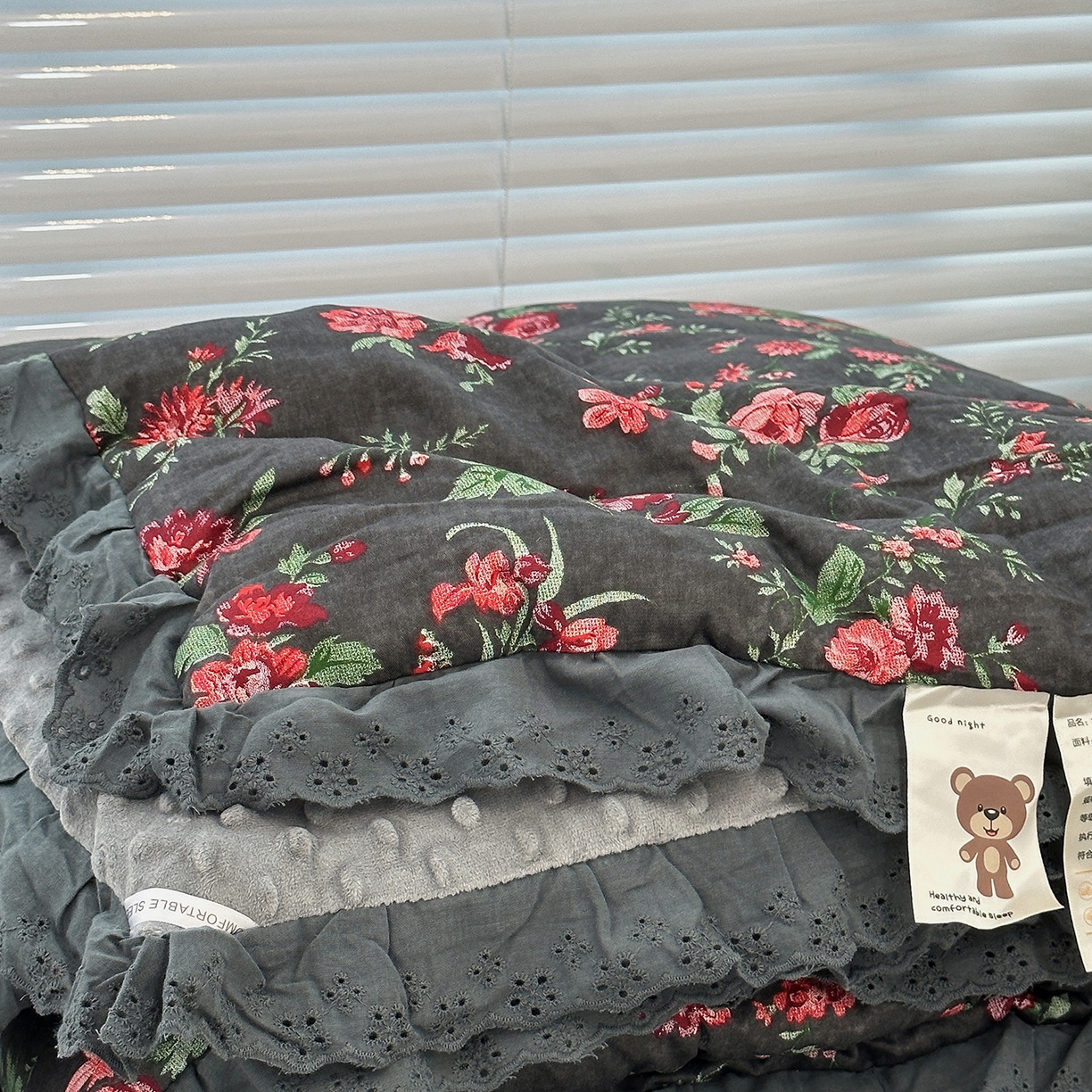 91家纺网 家纺一手货源 找家纺 佰织鑫家居 2025秋冬加厚纯棉全棉法式豆豆被被子被芯 小美