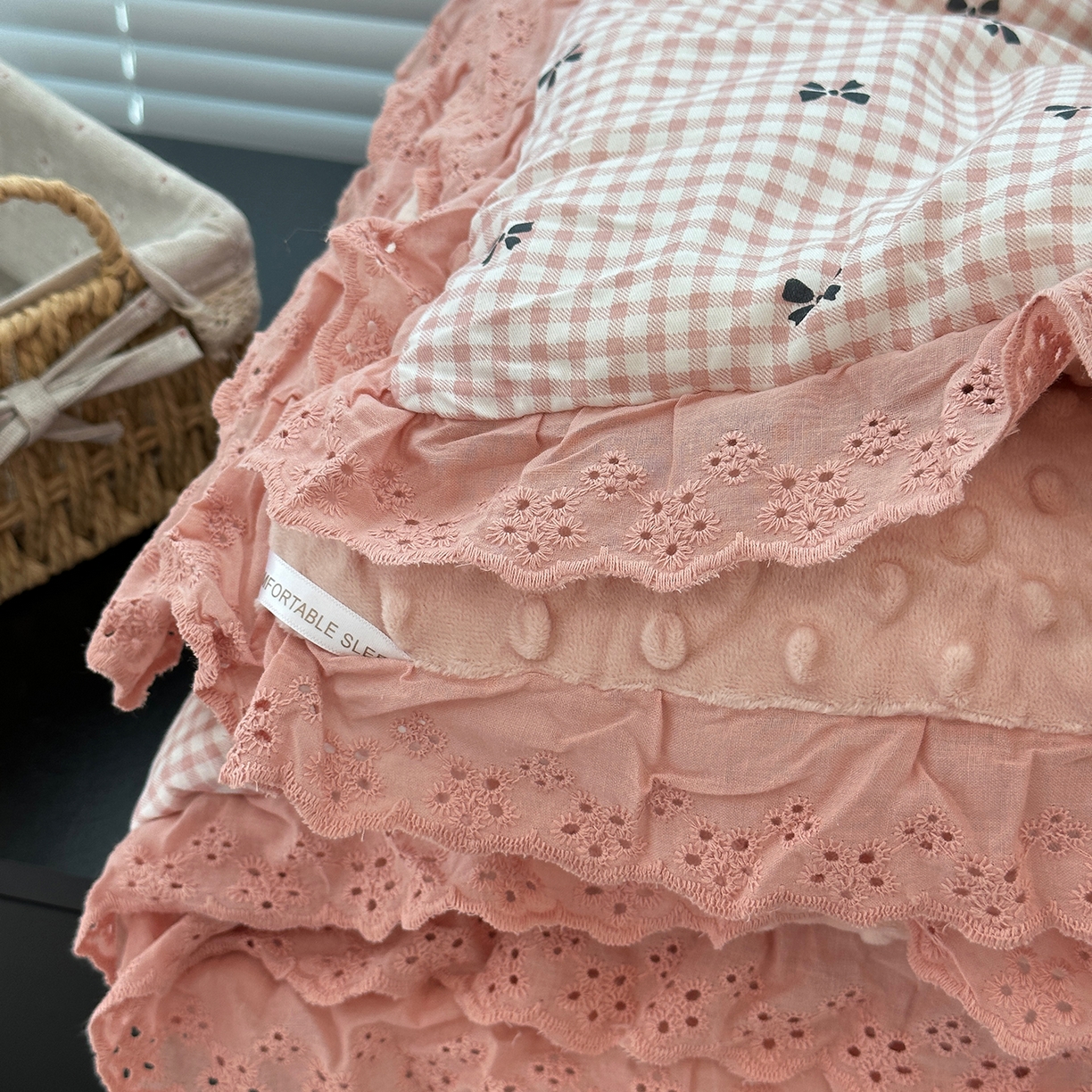 91家纺网 家纺一手货源 找家纺 佰织鑫家居 2025秋冬加厚纯棉全棉法式豆豆被被子被芯 小甜心