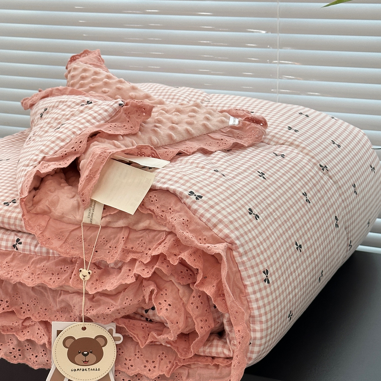 91家纺网 家纺一手货源 找家纺 佰织鑫家居 2025秋冬加厚纯棉全棉法式豆豆被被子被芯 小甜心