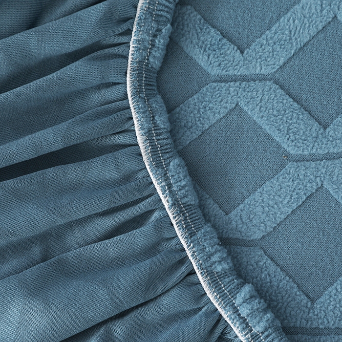 91家纺网 家纺一手货源 找家纺 千彤沙发垫 2025新款全包防尘芝华士沙发套-菱形格系列 水蓝