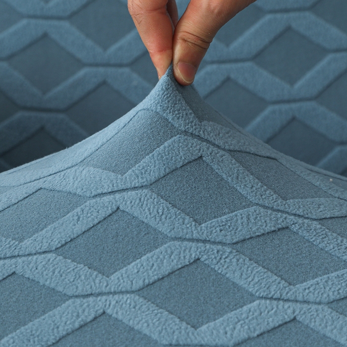 91家纺网 家纺一手货源 找家纺 千彤沙发垫 2025新款全包防尘芝华士沙发套-菱形格系列 水蓝