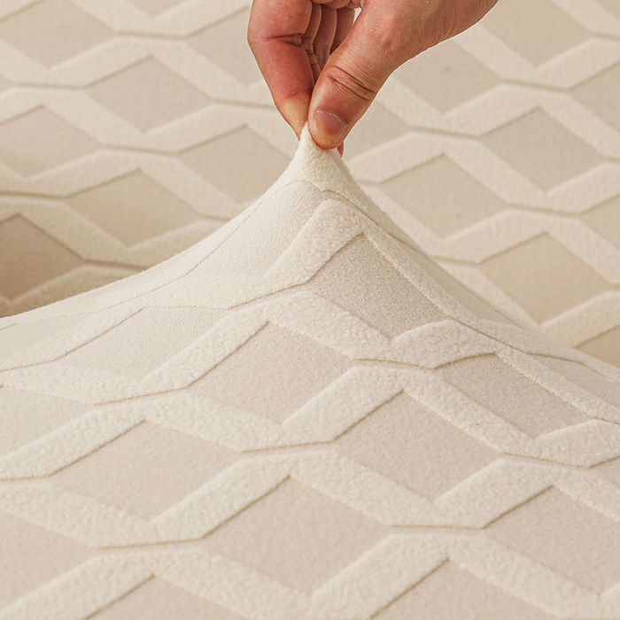 91家纺网 家纺一手货源 找家纺 千彤沙发垫 2025新款全包防尘芝华士沙发套-菱形格系列 米黄