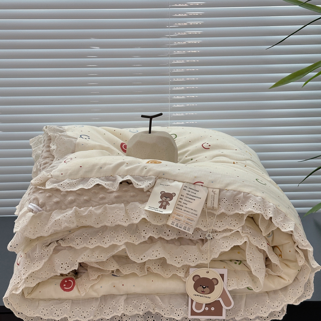 91家纺网 家纺一手货源 找家纺 佰织鑫家居 2025秋冬加厚纯棉全棉法式豆豆被被子被芯 笑脸