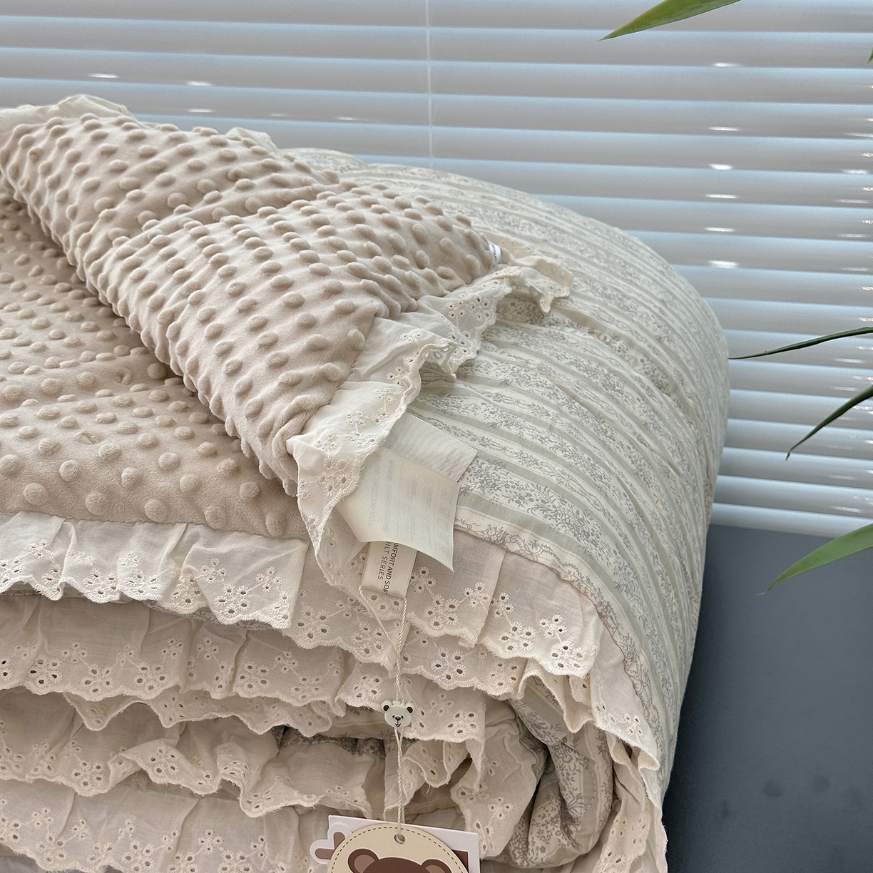 91家纺网 家纺一手货源 找家纺 佰织鑫家居 2025秋冬加厚纯棉全棉法式豆豆被被子被芯 伊甸园