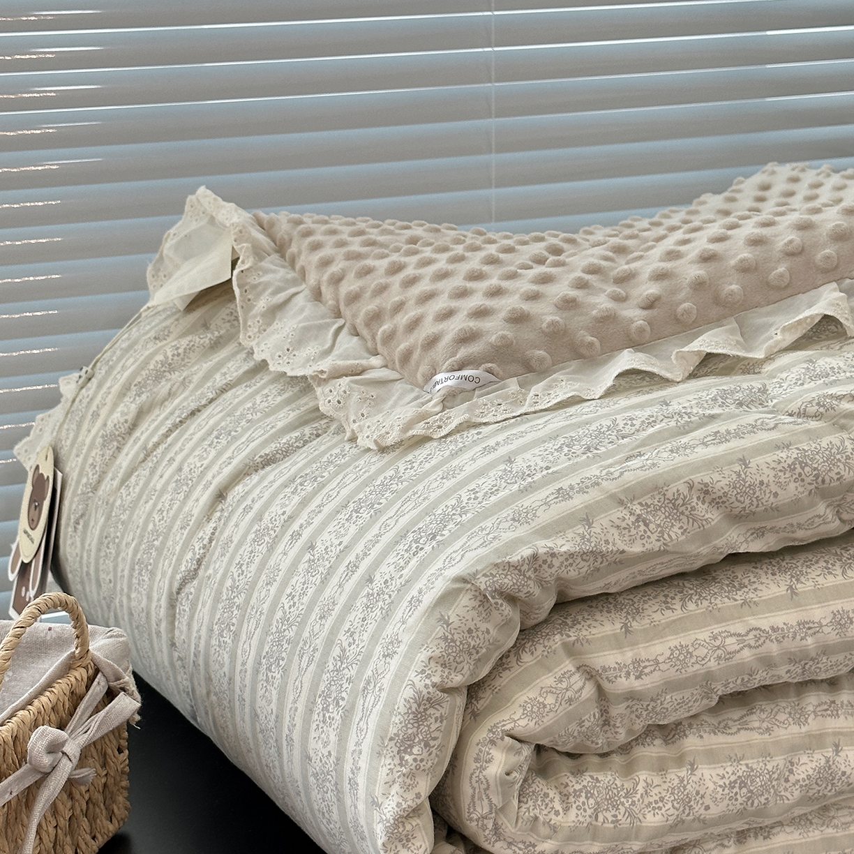 91家纺网 家纺一手货源 找家纺 佰织鑫家居 2025秋冬加厚纯棉全棉法式豆豆被被子被芯 伊甸园