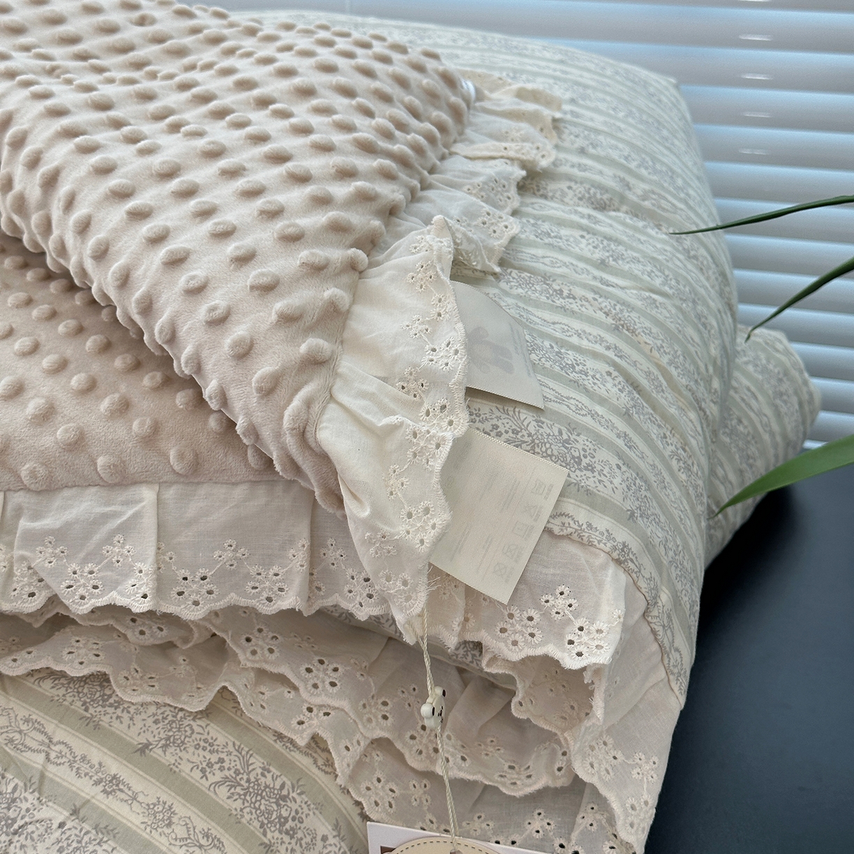 91家纺网 家纺一手货源 找家纺 佰织鑫家居 2025秋冬加厚纯棉全棉法式豆豆被被子被芯 伊甸园